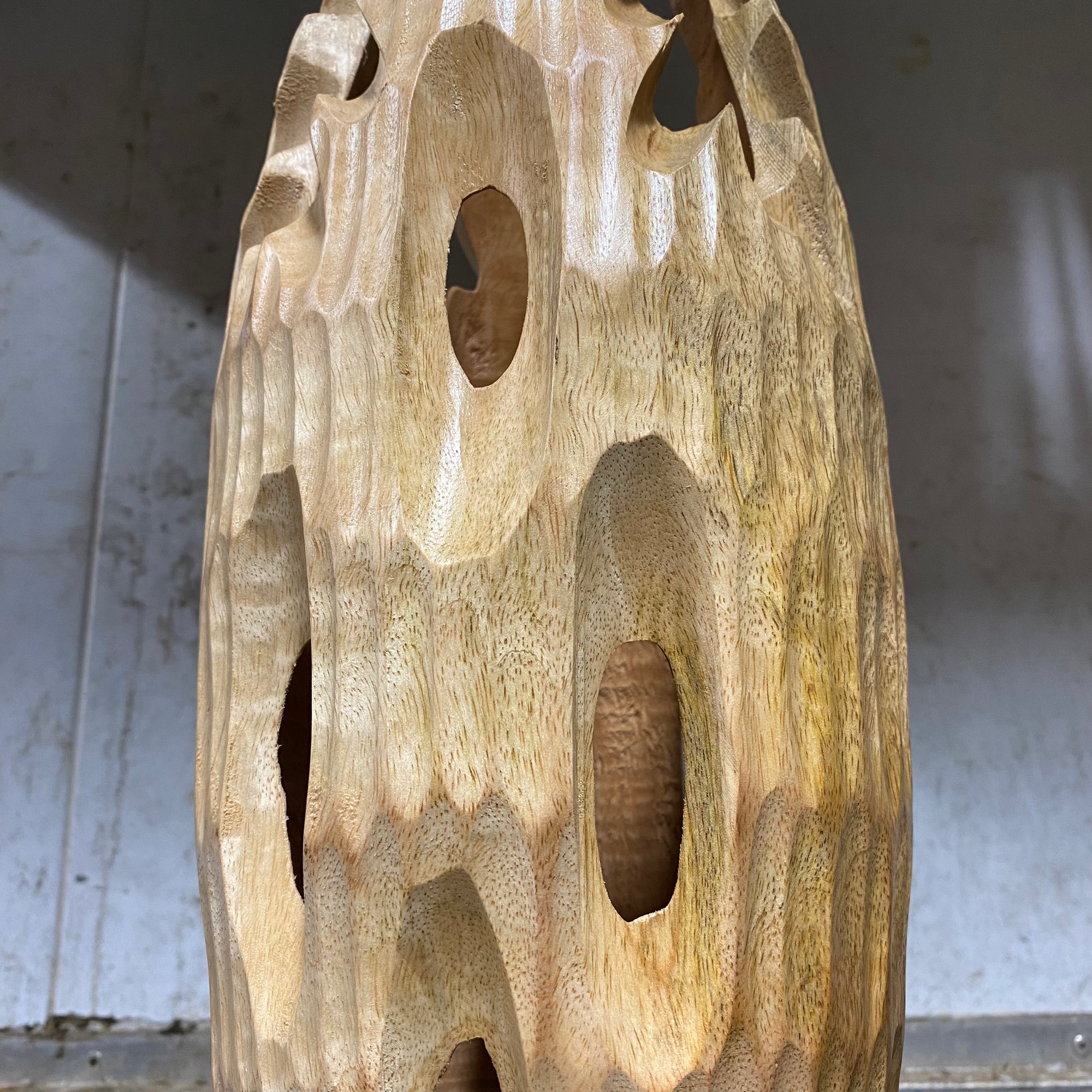 Vase 'Abalone' (H41cm x D16cm)